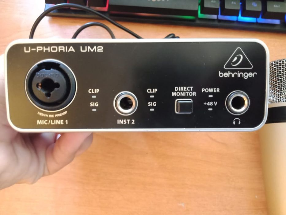 Продается C-1 behringer