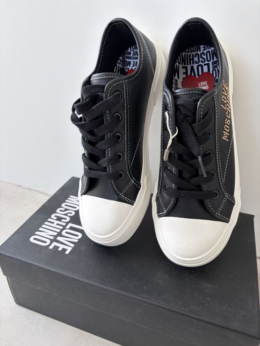 Оригинални кожени обувки Love Moschino