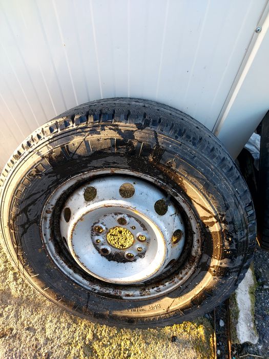 Гуми с джанти. 225/70R15C