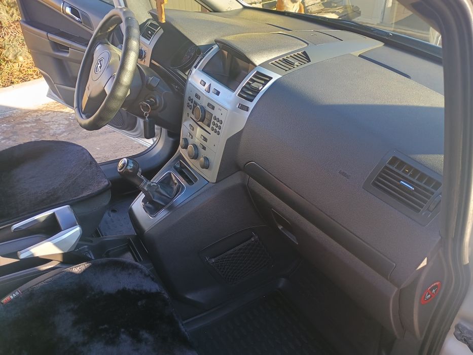 7 мест Опель Зафира