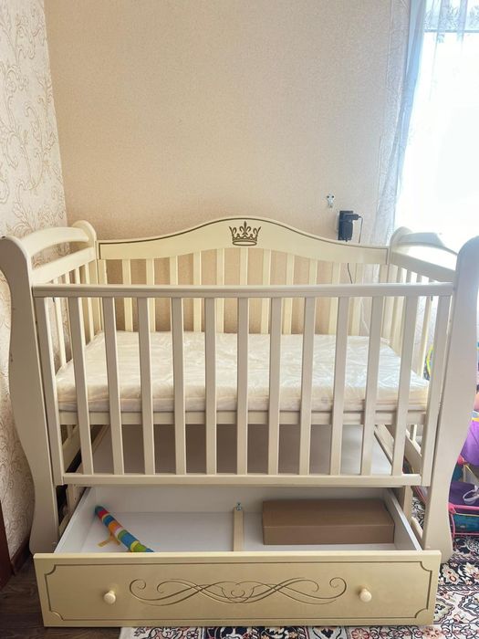 Продам детскую кроватку