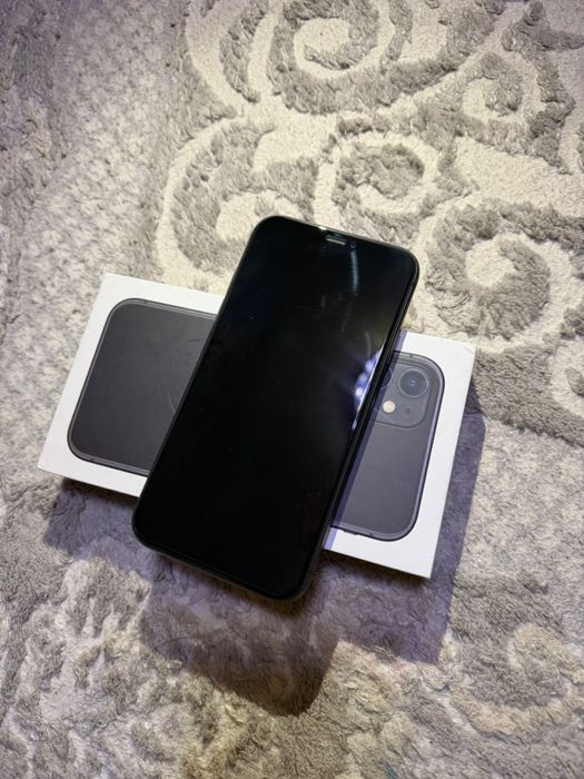 Продам 11 айфон