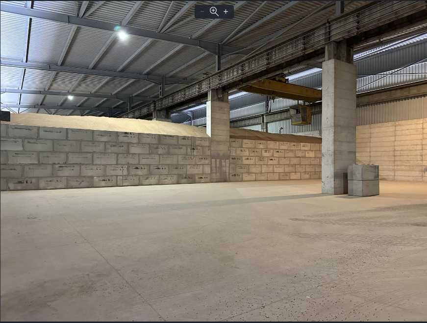 Дава се под наем Склад в Варна, Западна промишлена зона - 2940 кв.м за 11995.2 € - Снимка #1