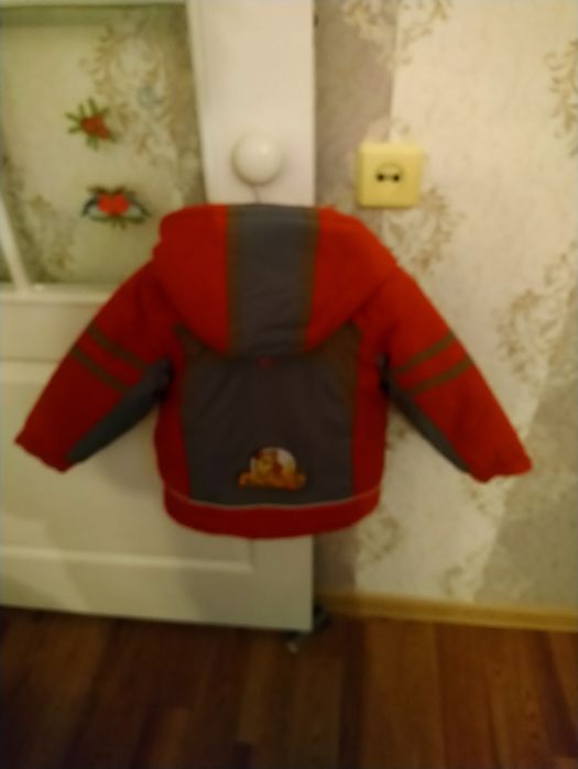 Продам куртку весна - осень