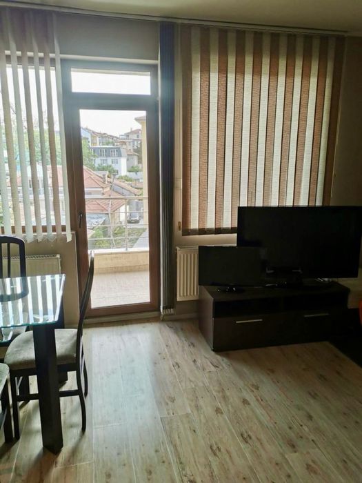 Продава се Двустаен апартамент в Търговище, Вароша - 72 кв.м за 1459 €/кв.м - Снимка #2