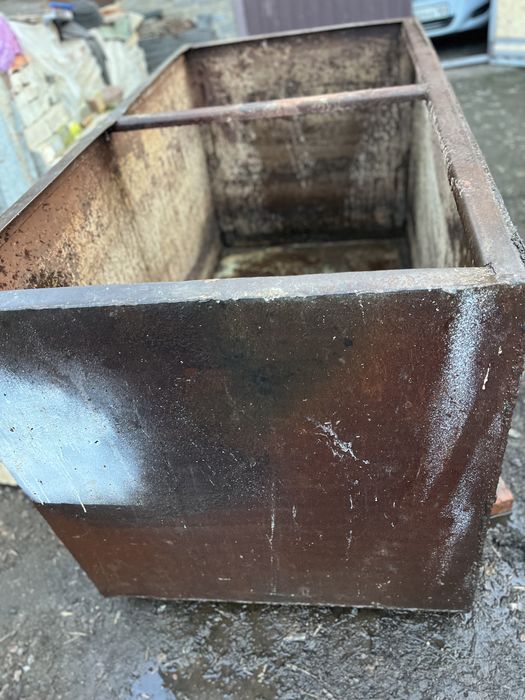 Железная ёмкость