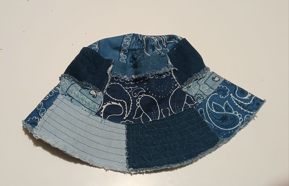 Дамска шапка идиотка Zara