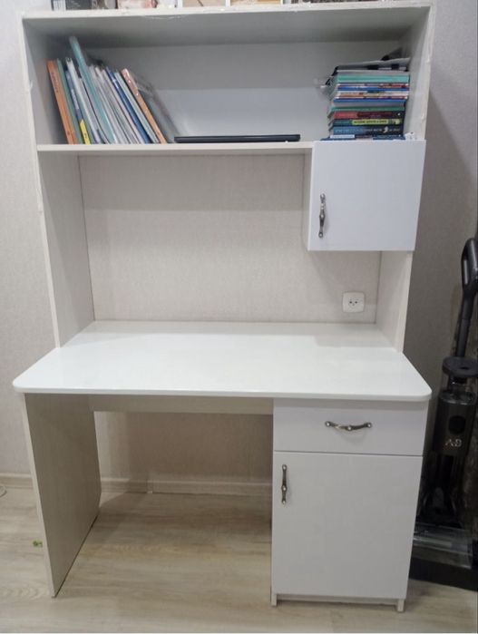 Письменный стол