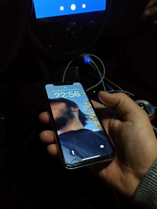 iphone XS  ishlashi zor