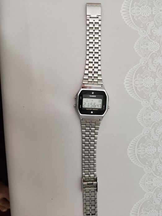 айелдер кол сагаты сатылады.