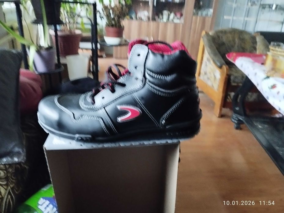 Продавам обувки COFRA