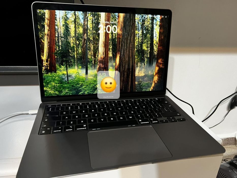 Продава се Macbook Air
