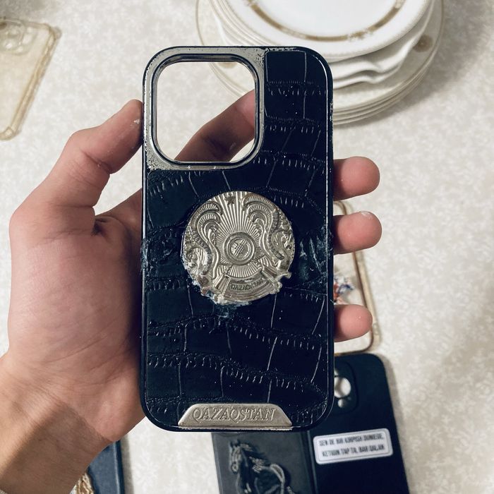 Чехолы на айфон 14про