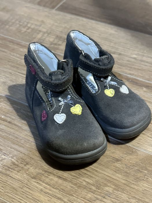 Обувь на девочку