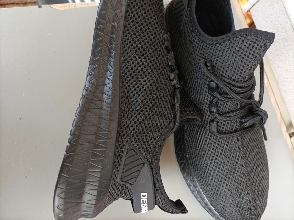 Mъжки спортни маратонки нови