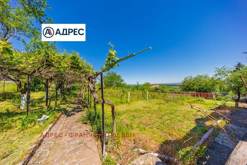 Къща в Враца, област-с.Бели извор площ 270 цена 225000