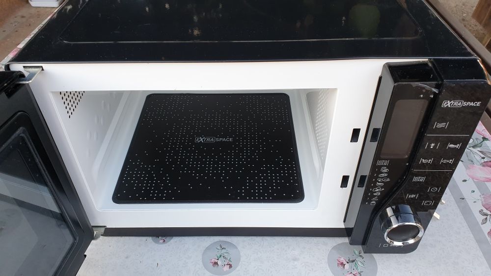 Микровълнова фурна "Hotpoint Ariston"