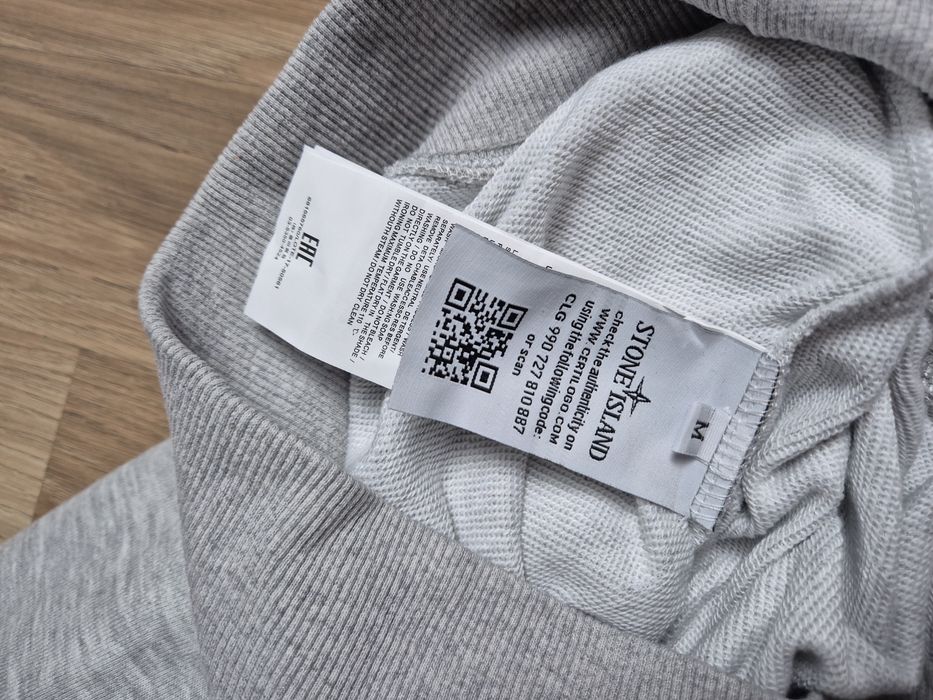 Bluzon Stone Island – Mărimea M – Nou