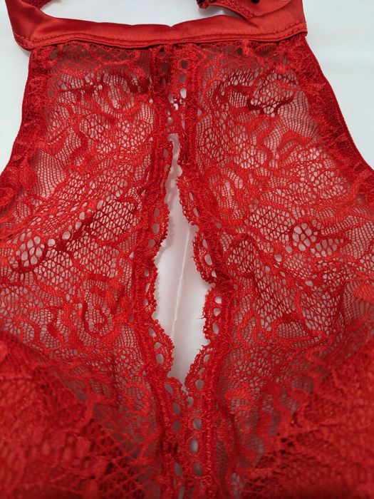 Sutien Penti dantelă roșie - design pe gât (halter) 80B - nou