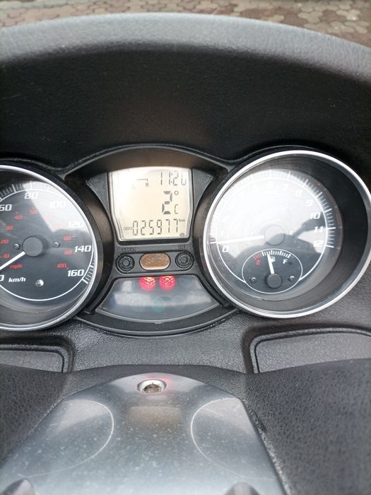 Vând PIAGGIO MP3 300cc