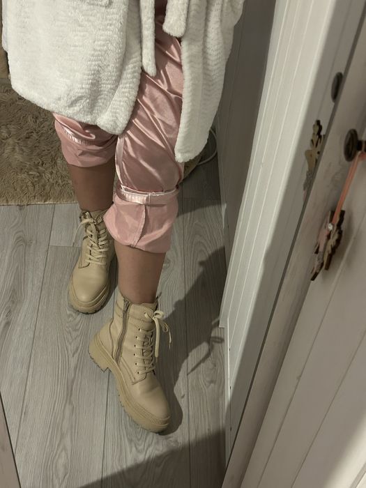 Ghete Piele Lasocki marimea 39