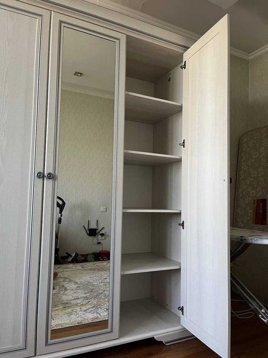 Срочно продам! Спальный гарнитур