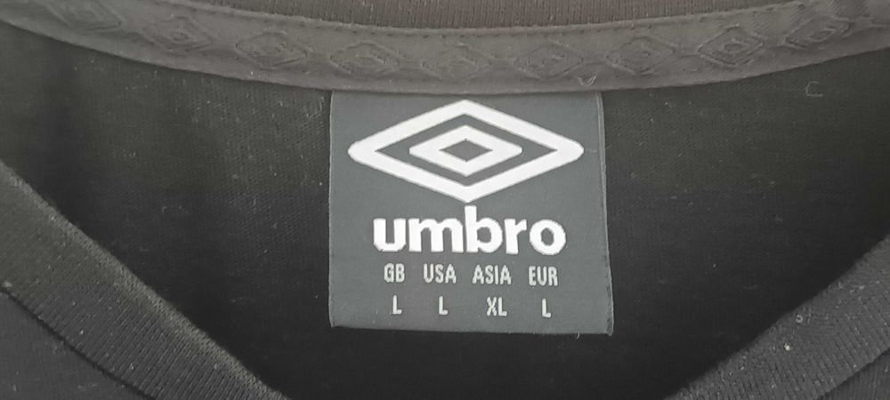 Чисто нова оригинална тениска фланелка Umbro размер L Умбро