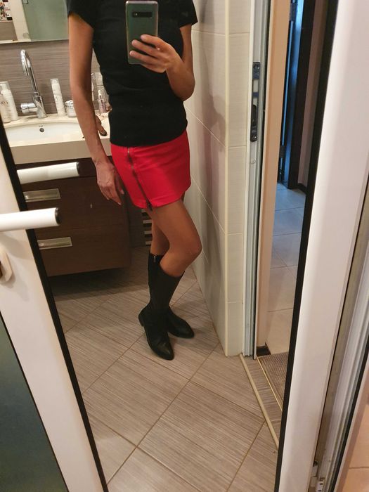 пола на марката Armani