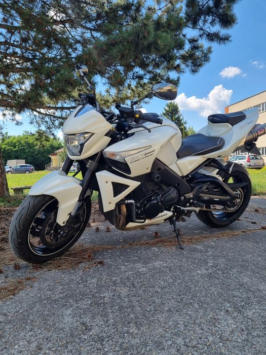 Suzuki GSX B-King 1300 – 2011 – 42.000 km – 7.000 €