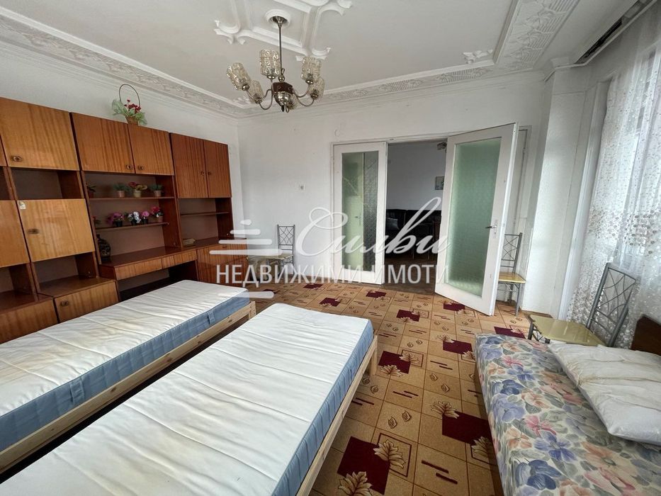Продава се Четиристаен апартамент в Шумен, Пазара - 133 кв.м за 844 €/кв.м - Снимка #3