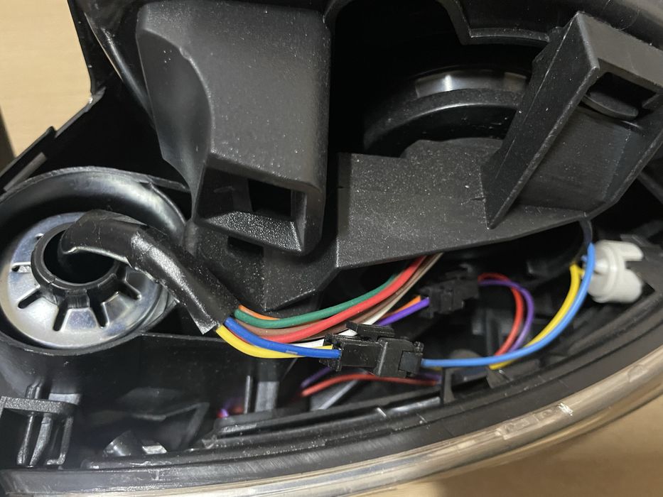 Огледало ляво пежо 2008 peugeot 2017г