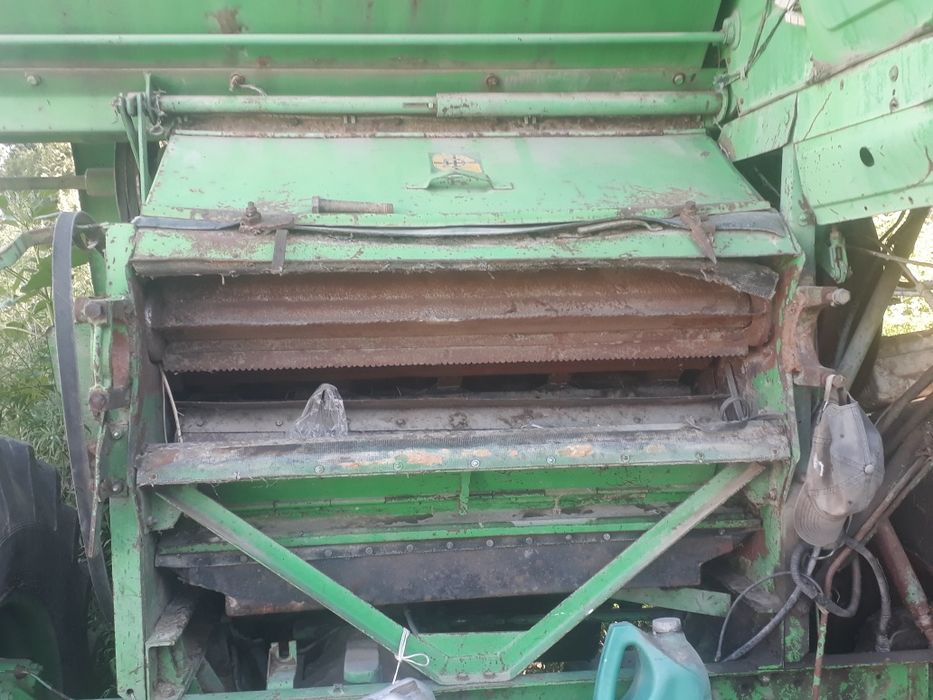 Камбаин Нива Эффект в хорошем состоянии двс д260.