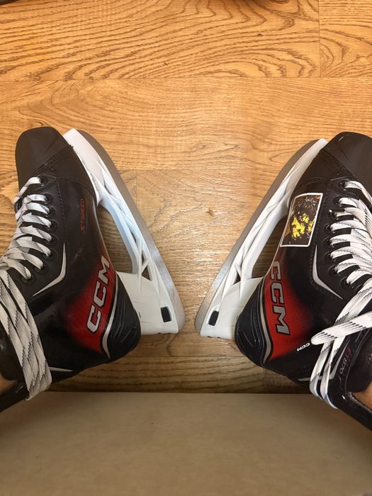 Продам коньки CCM FT870