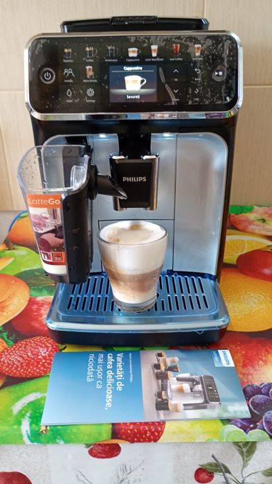 Expresor cafea Philips Latte Go 5500 câteva cafele, cană noua.