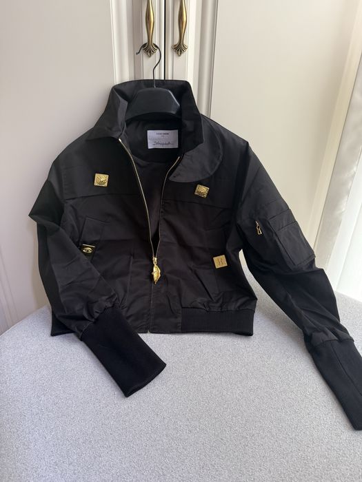 Продам куртку женскую Sciaparelli