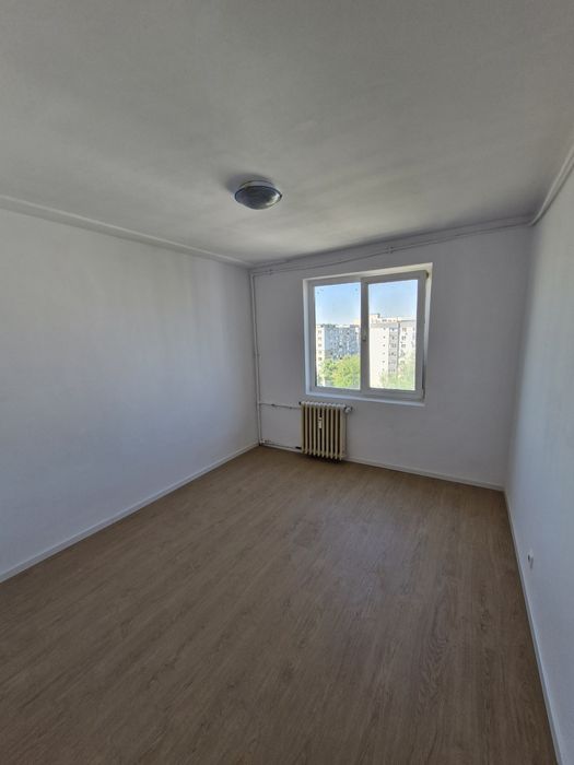 Vand apartament 4 camere metrou Lujerului