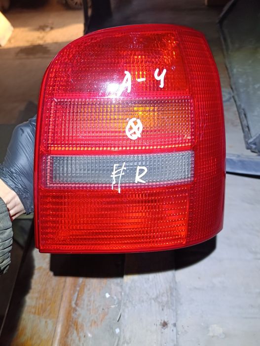 Audi A4 задний фонарь