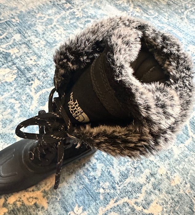 Утеплённые непромокаемые женские сапоги The North Face, 39 размер