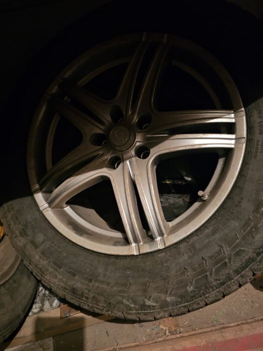 Шины с дисками  хорошие