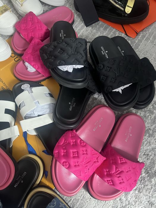 Papuci Loui Vuitton roz