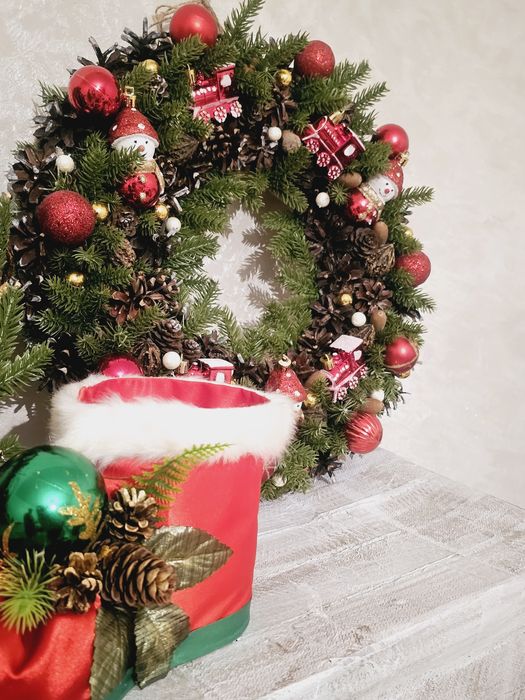 Новогодние венки и декор для дома