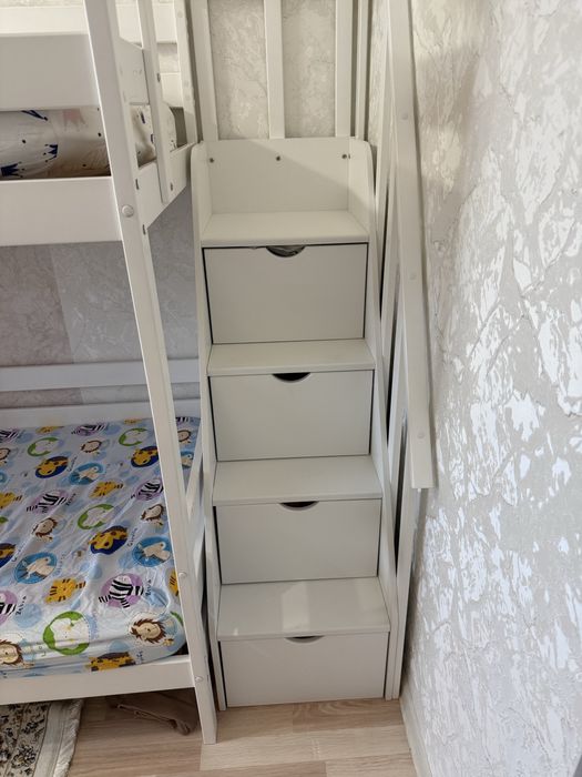 Продам 2-х ярусную кровать