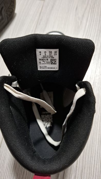 Vând adidasi Puma băieți