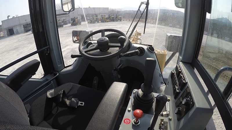 Фронтальный погрузчик  CAT SEM [636D] 2м³ Caterpillar