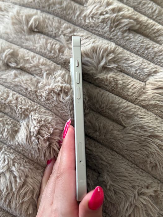 Телефон Iphone 13