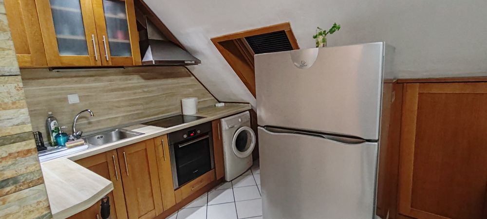 Дава се под наем Тристаен апартамент в София, Докторски паметник - 90 кв.м за 816 € - Снимка #1