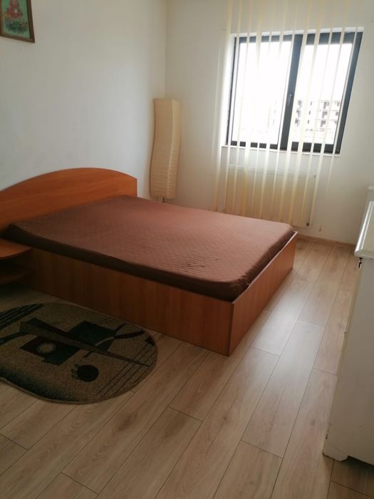 Inchiriez apartament