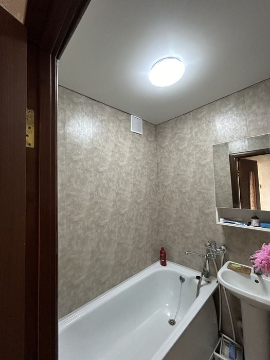 Идем девочку на подселение