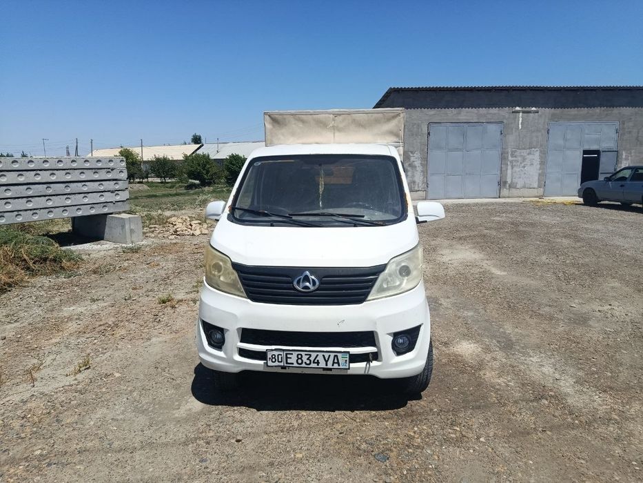 Changan yuk mashinasi sotiladi