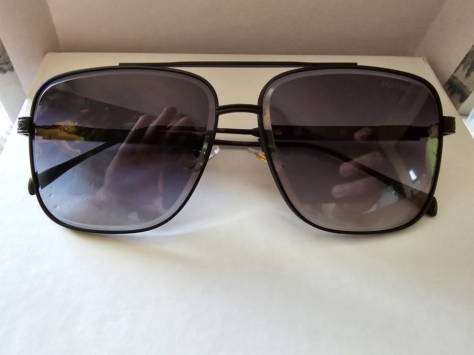 Ochelari de soare Maybach negru.